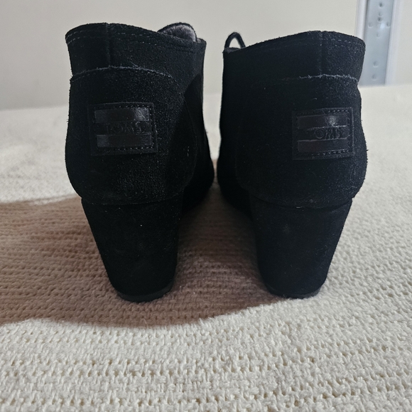 Womens TOMS Size 8 Black Ankle Boots - Picture 5 of 6